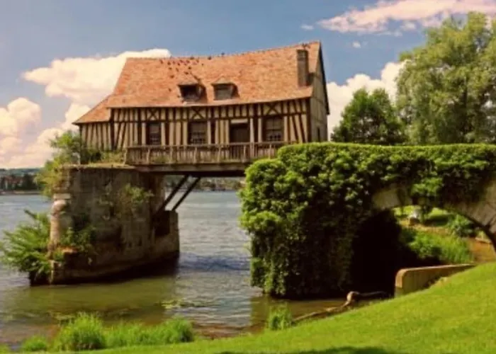 Maison Face Au Moulin Giverny